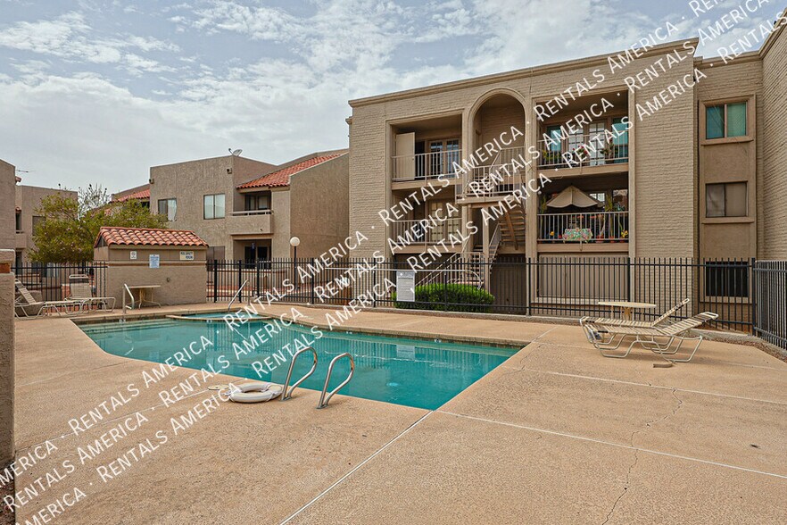 Building Photo - 11666 N 28th Dr