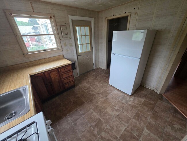 Building Photo - 3 Bedroom Apartment - Saugerties