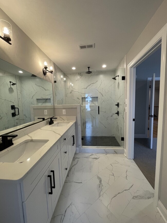 Building Photo - 1043 N Westyn Lp