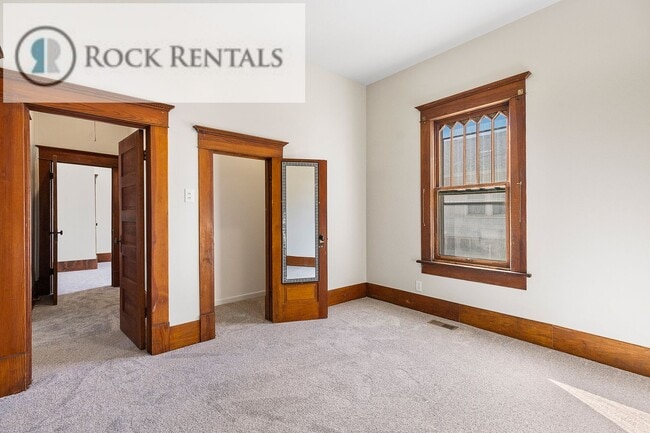 Building Photo - Recently Remodeled 3 Bed 1 Bath House