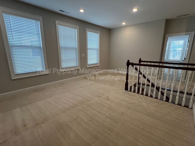 Building Photo - 1351 Gilwood Dr