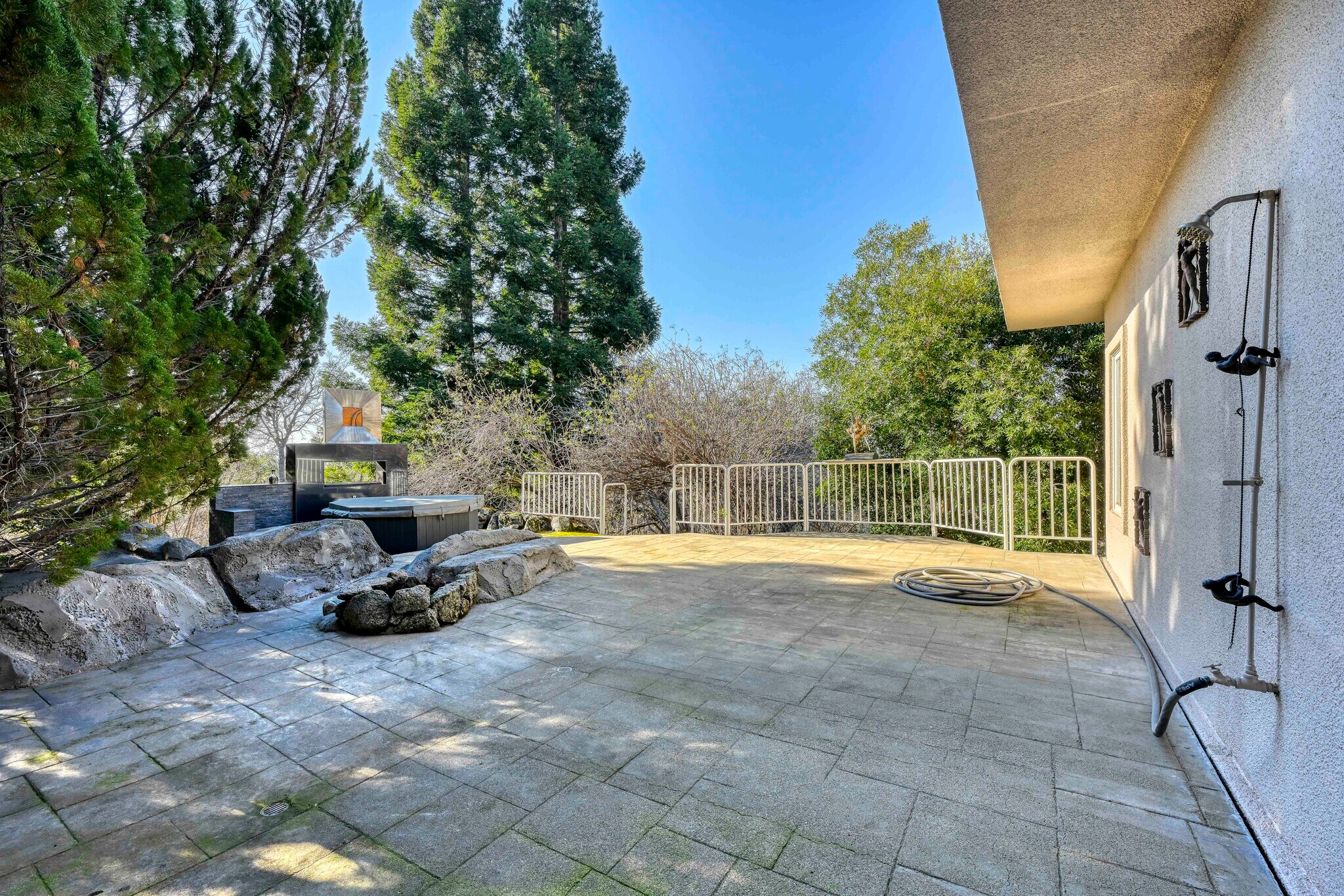 Building Photo - 8985 Vista de Lago Ct