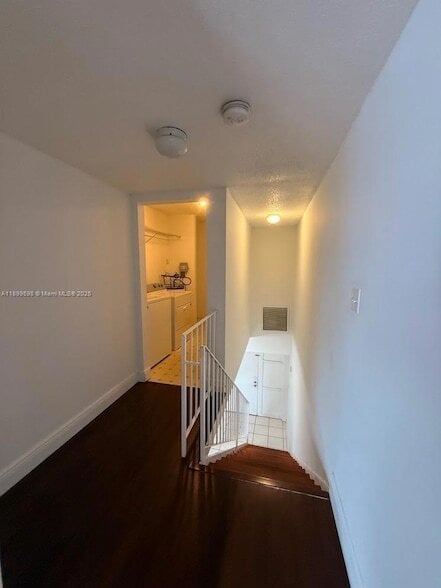 Building Photo - 9357 Fontainebleau Blvd