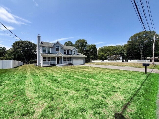 Building Photo - 497 Carnation Dr