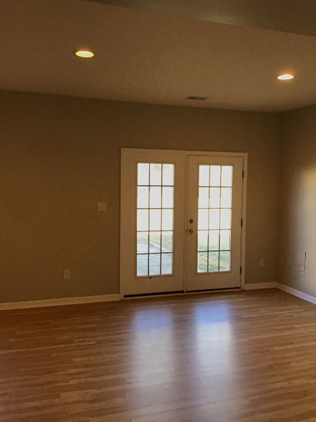 Building Photo - 228 Meriweather Dr