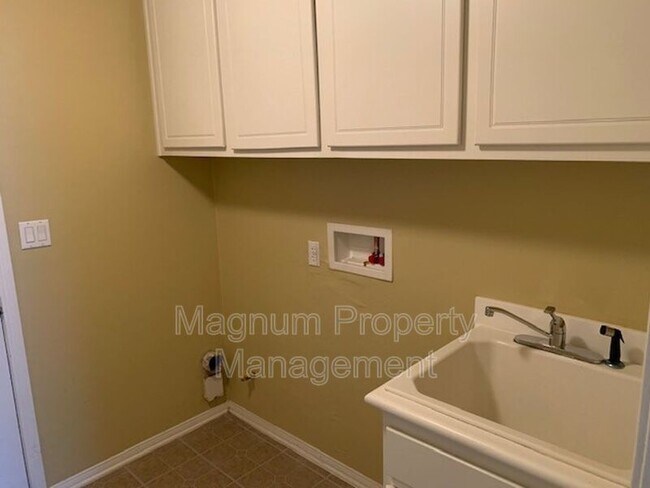 Building Photo - 29675 Ski Ranch St