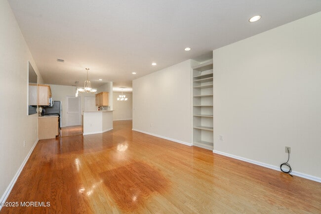 Building Photo - 131 Greenlawns Dr