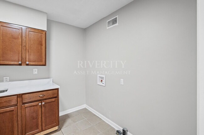 Building Photo - 1738 Willow Wood Ave