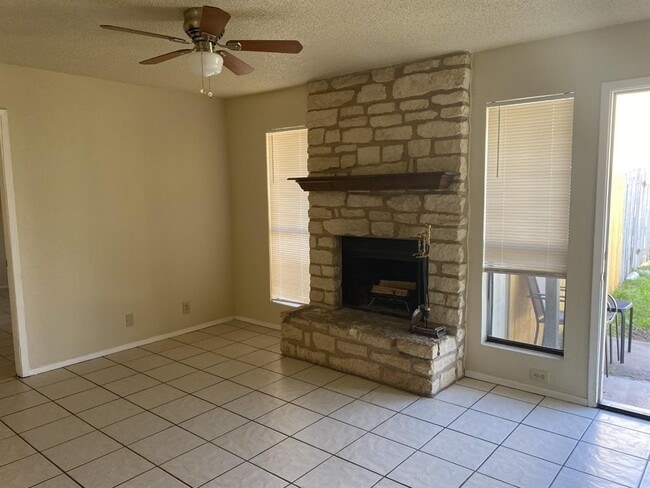 Building Photo - 110 Verna Spur