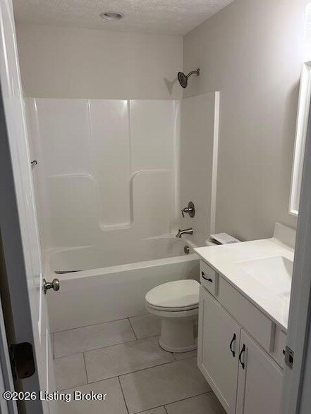 Building Photo - 401 Butterfield Dr