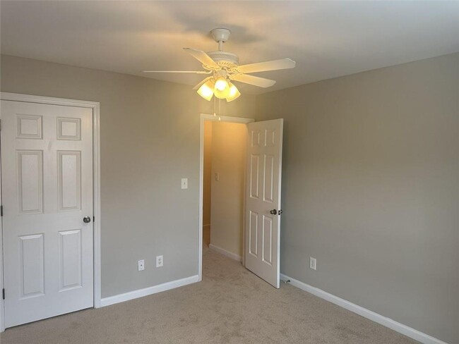Building Photo - 1620 Halliard Dr