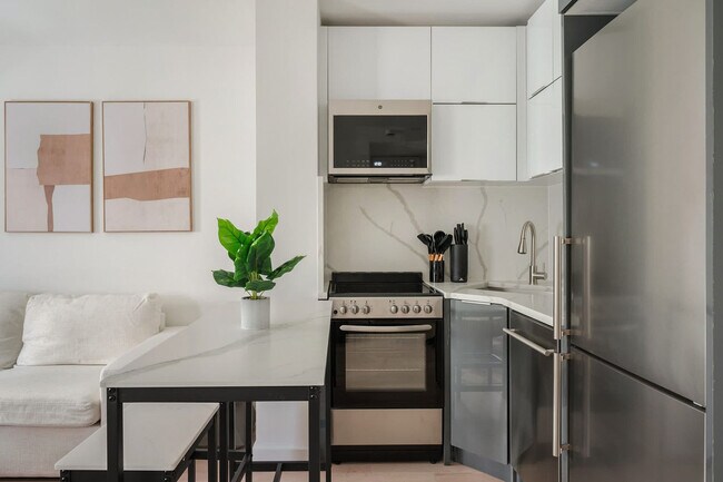 Building Photo - 317w E 14th St