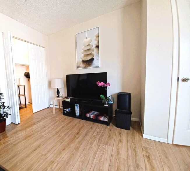 Building Photo - 13625 E Yale Ave