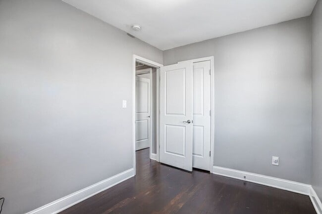 Building Photo - 812 Burns St SE