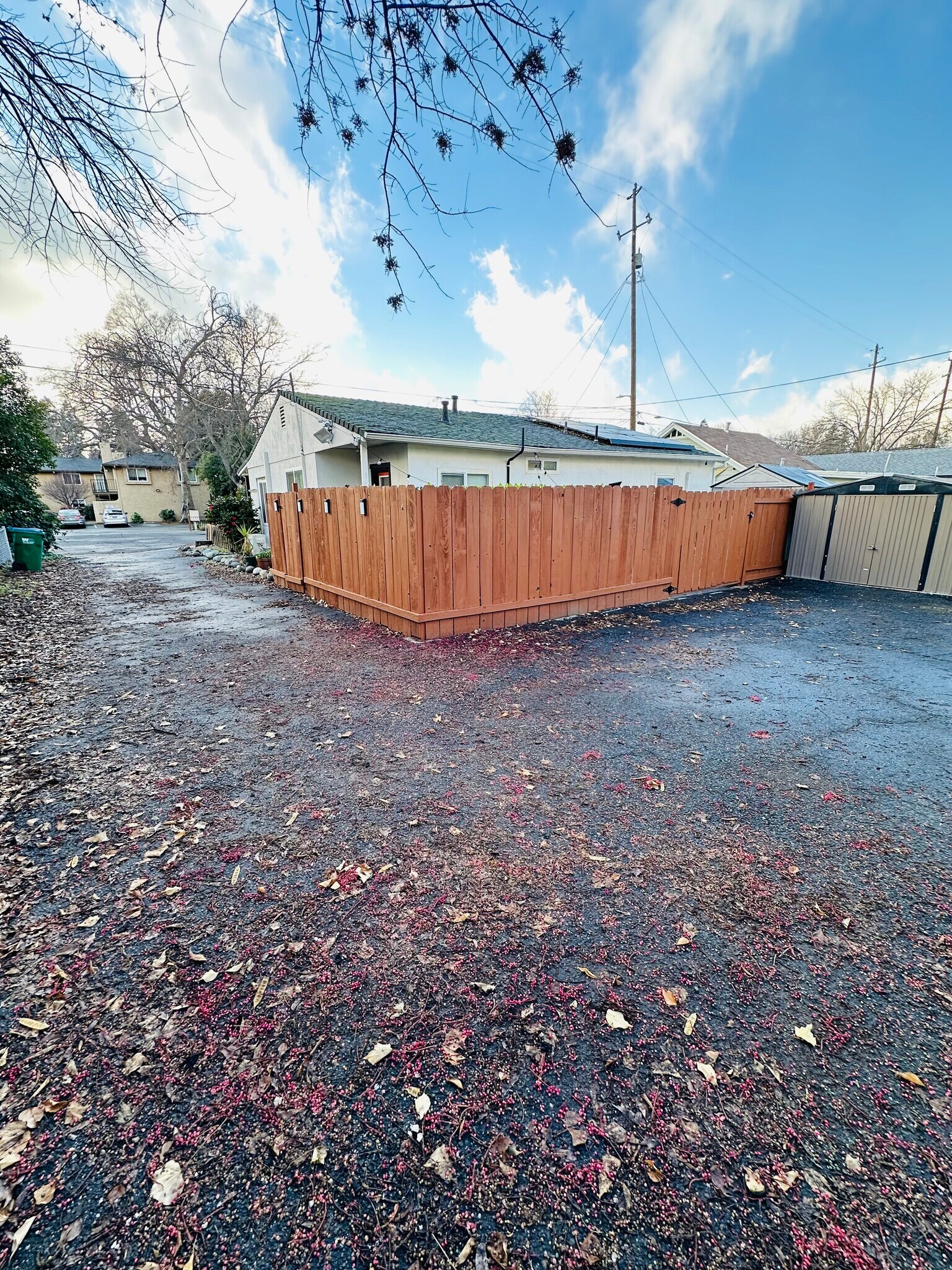 Building Photo - 1274 N Cedar St