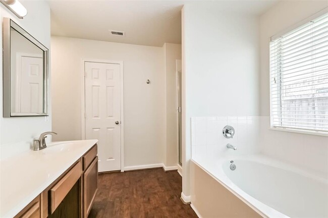Building Photo - 3306 Barnes Ln