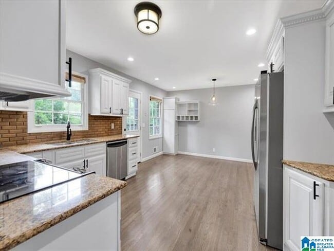 Building Photo - 3228 Mockingbird Ln