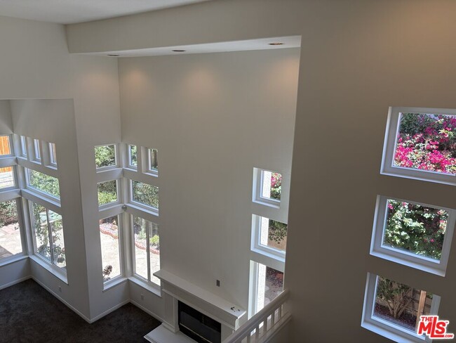 Building Photo - 247 St Croix Ct