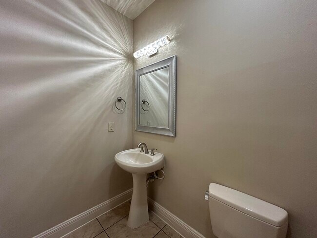 Building Photo - 3335 Hagen Lp