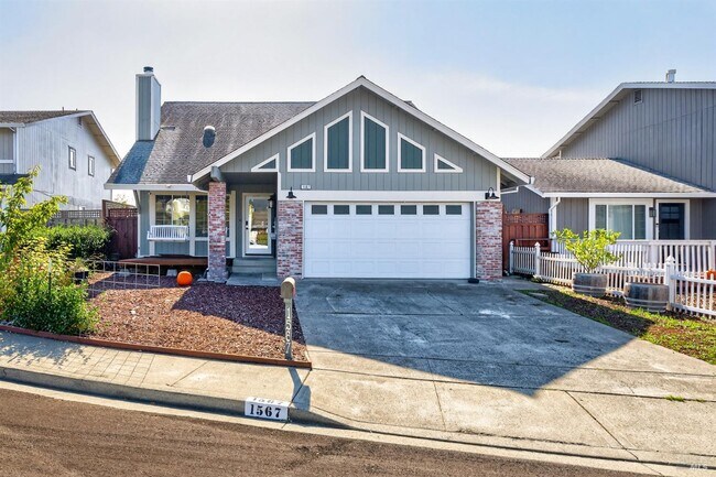 Building Photo - 1567 Gretchen Ct