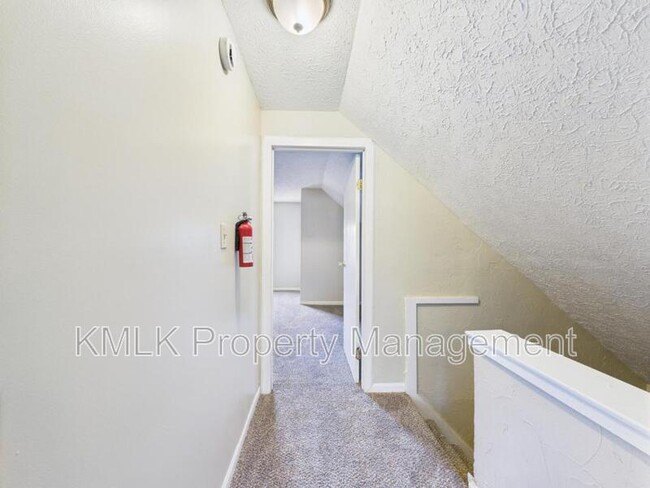 Building Photo - 855 Work Dr