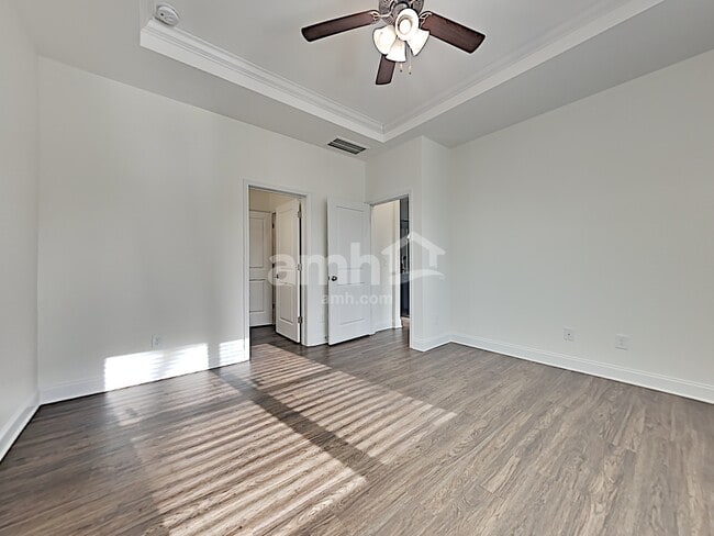 Building Photo - 3079 Day Flower Dr