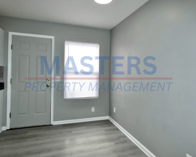 Building Photo - 4 Bed | 1.5 Bath | Spacious Rental Home