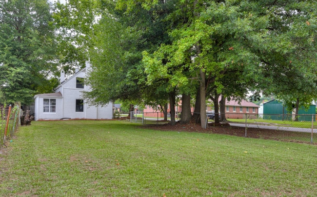 Building Photo - 1210 Murphy St