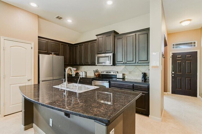 Building Photo - 301 Marklawn Ln
