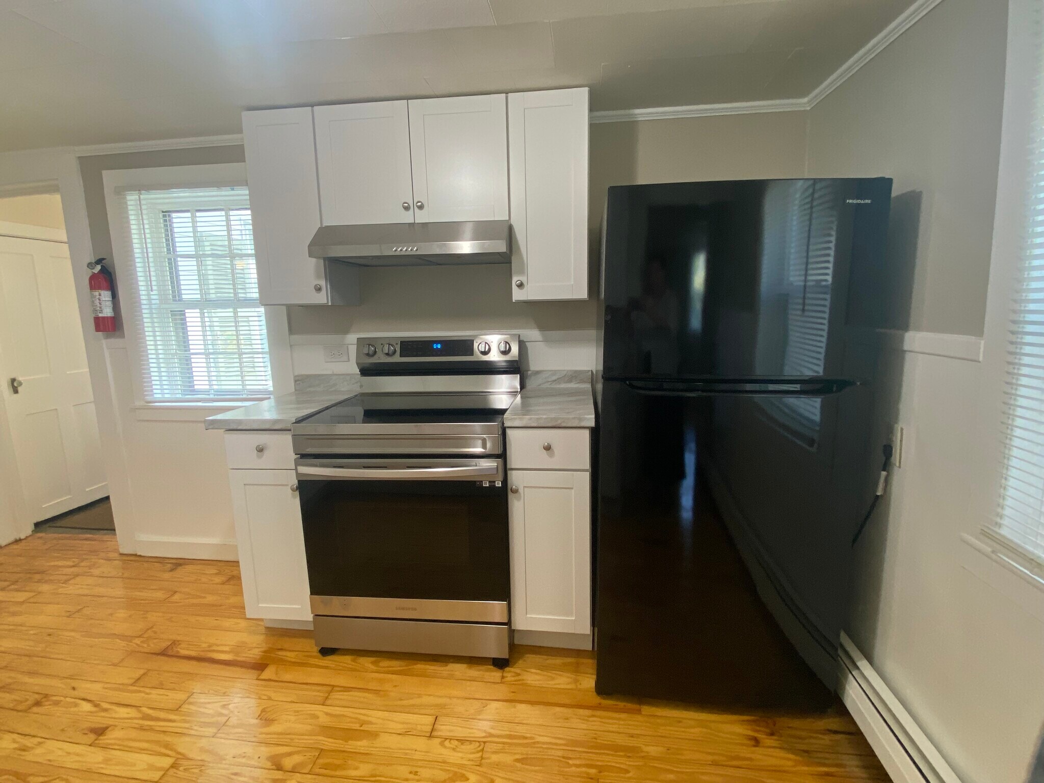 Building Photo - 82 Riverside St