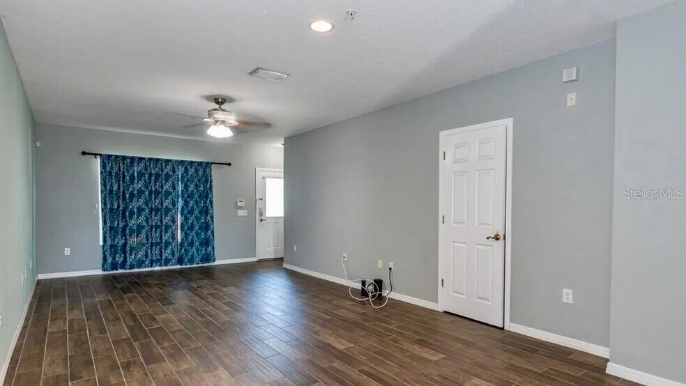 Building Photo - 5313 Terraza Ct