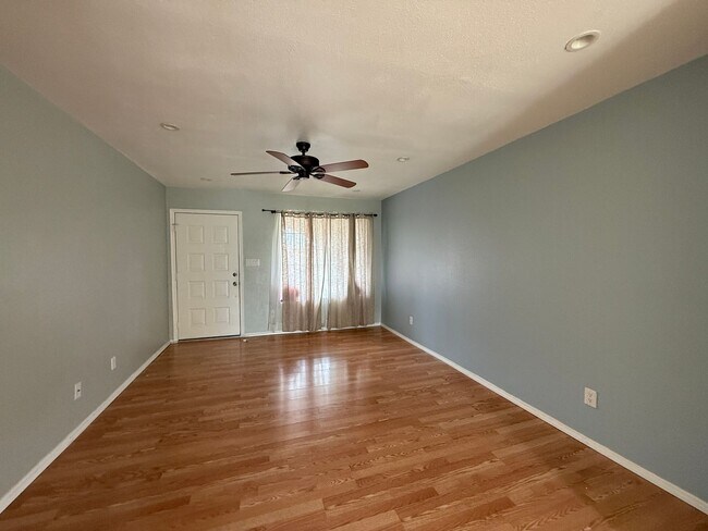 Building Photo - Knoell Mesa for rent!