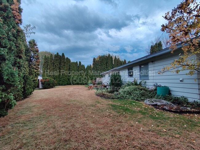 Building Photo - 7528 W Umatilla Ave