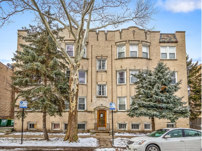 Primary Photo - 6122 N Hamilton Ave