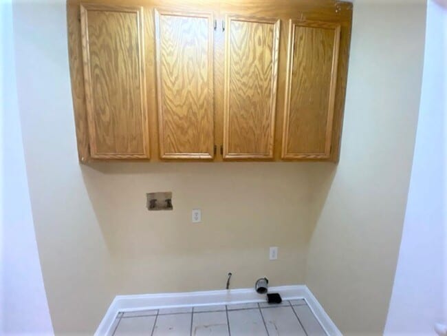 Building Photo - Downtown Cornelius! Minutes from Lake Norman!  2 Bedroom Duplex!  Lawn Care Included!