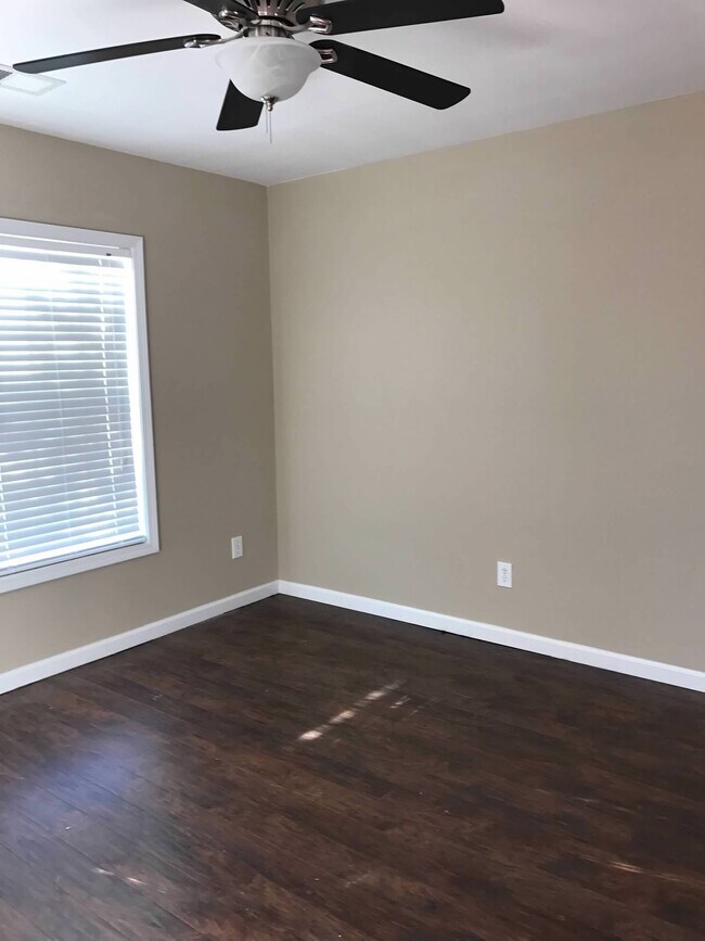 Building Photo - 160 War Admiral Dr