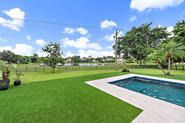 Building Photo - 6204 Sand Pine Ct