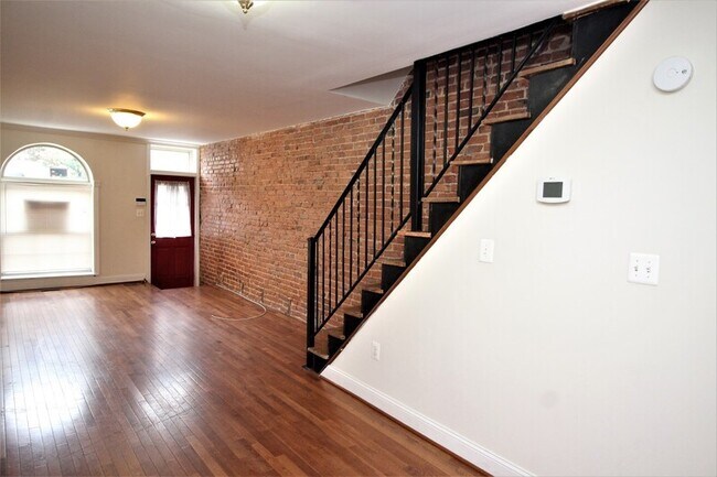 Building Photo - 1819 Jackson St