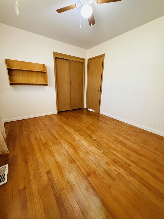 Building Photo - 29 Glenda Dr