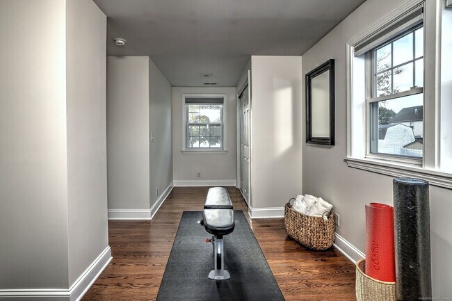 Building Photo - 40 Hazelwood Ave