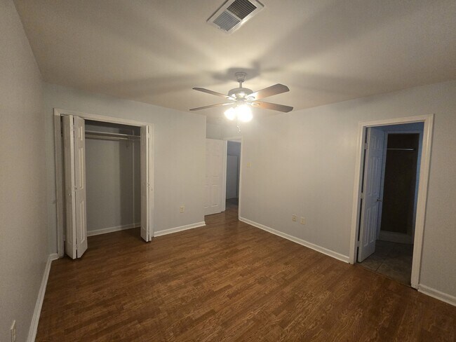 Building Photo - 2310 Trio St
