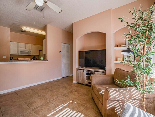 Building Photo - 5020 Fairways Cir