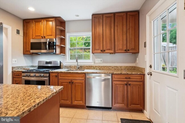 Building Photo - 6124 12th Rd N