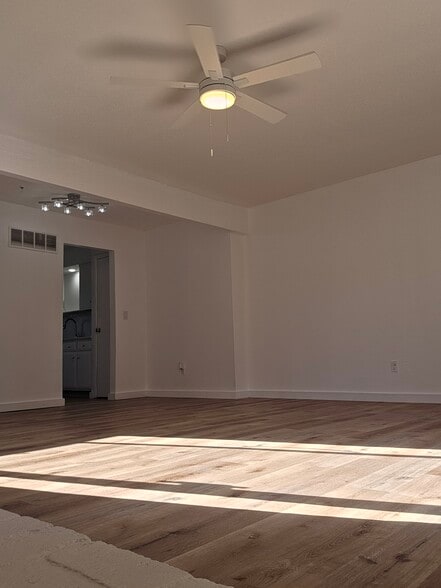 Building Photo - 11260 College Ave