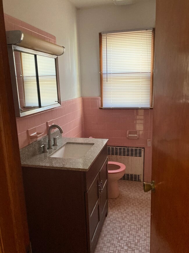 Building Photo - 253 N 15th St