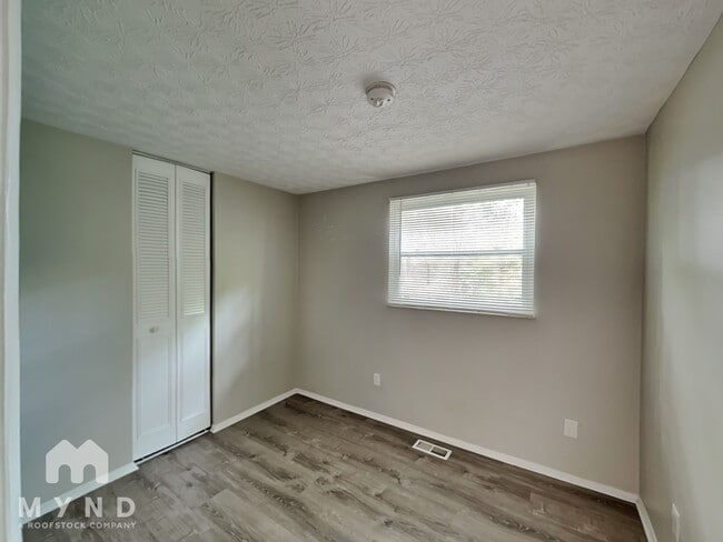 Building Photo - 1279 Glenview St