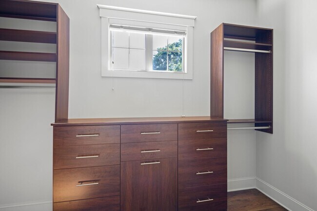 Building Photo - High-End Home on One Level - Beautiful Fletcher Neighborhood