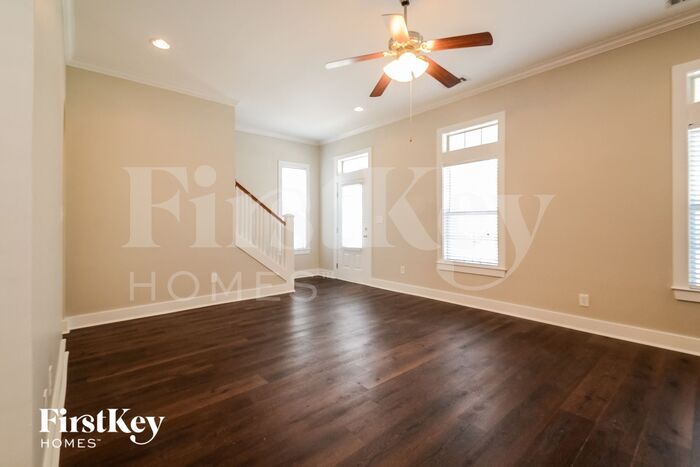 Building Photo - 4572 Gibson Dr