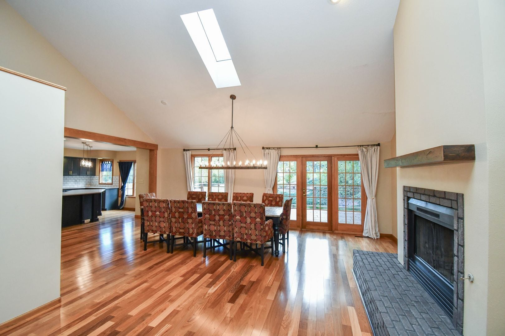Building Photo - 4404 S Yellowstone Ln