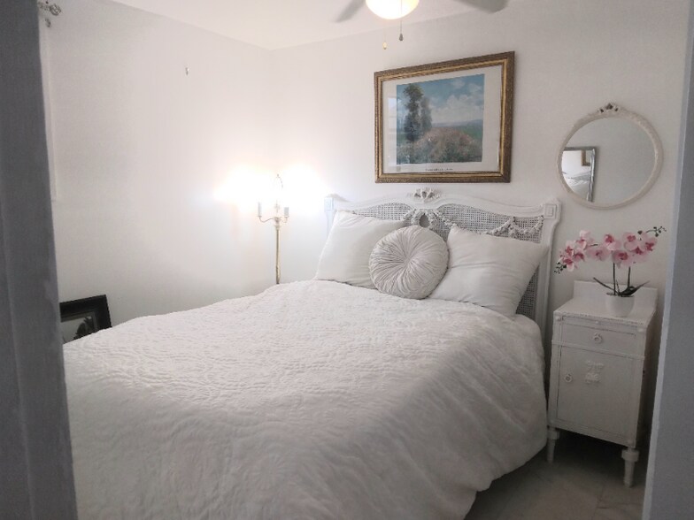 Building Photo - 8035 NW 120th St